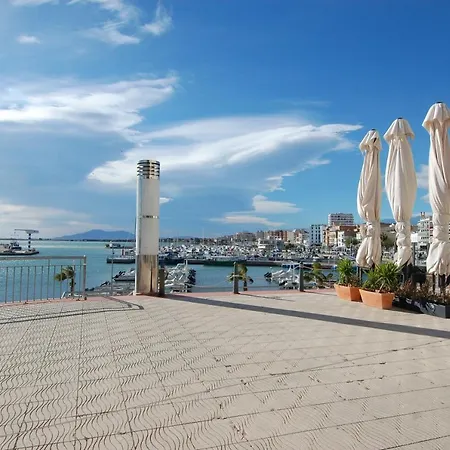 Апартаменты Apartamento En Primera Linea De Mar *